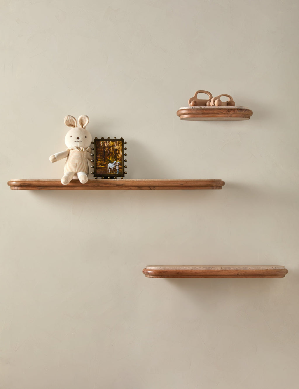 Gretchen Shelf Position 16