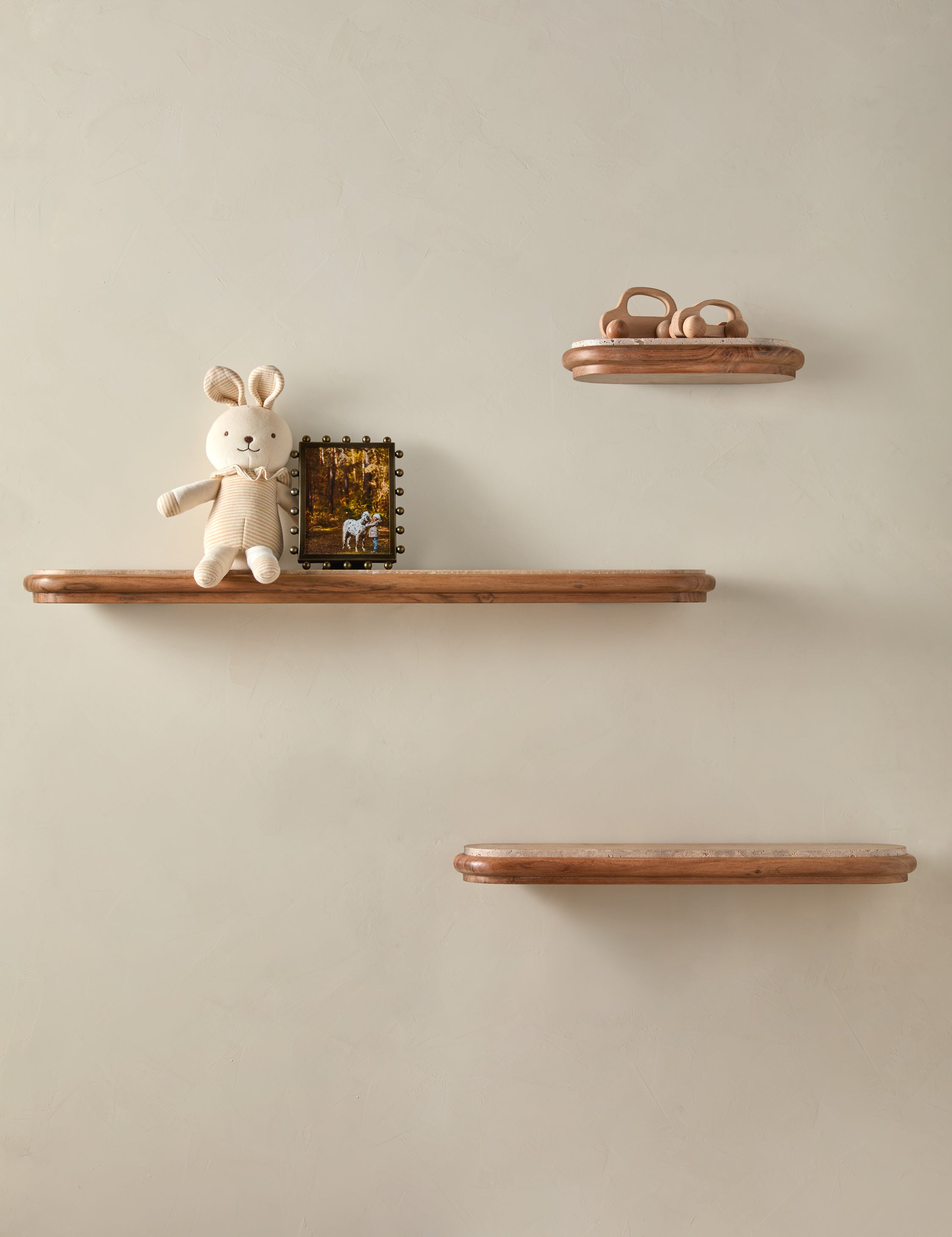 Gretchen Shelf Position 16