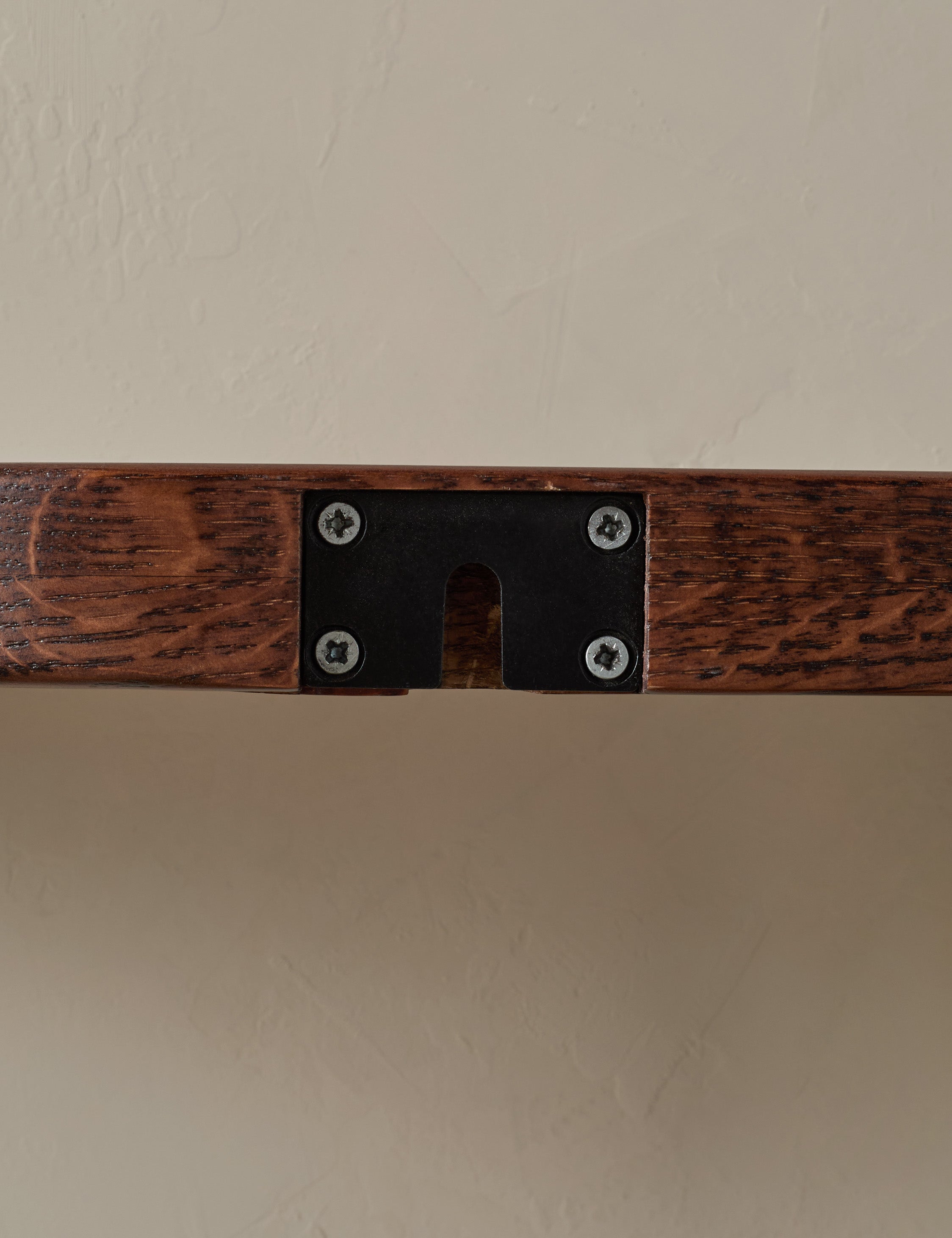 Nomi Shelf Position 18